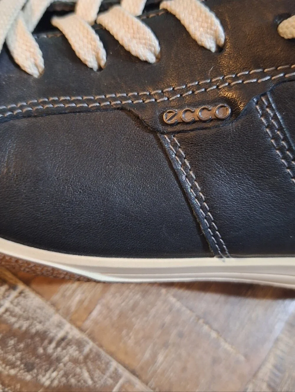 Ecco Womens Soft Black Leather Shoes Size 39 US 8-8.5 Lace Up Athletic Sneakers